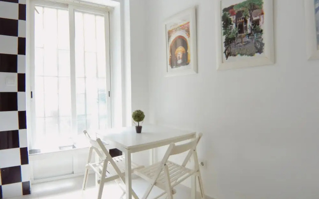 Estudio en bajos cama matrimonio en Puerta del Angel AZBEXCD