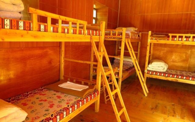 October Daocheng Youth Hostel