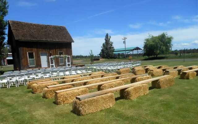 Long Hollow Guest Ranch