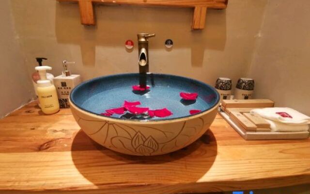 Qujing Xihua·Yu Hotel