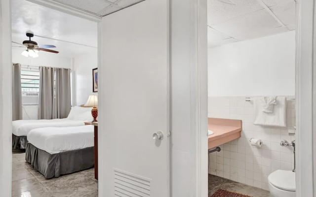 Lovely Hallandale Beach Studio