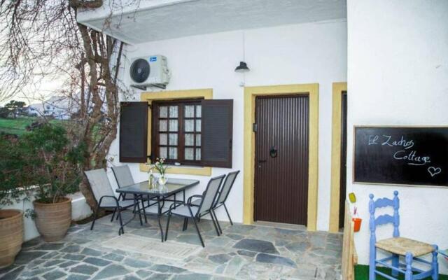 Seaside Family house with playground - El Zachos