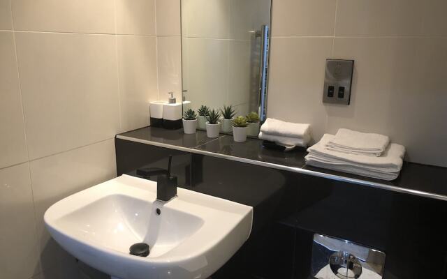 Snapos Luxury Serviced Apartments - Blonk Street