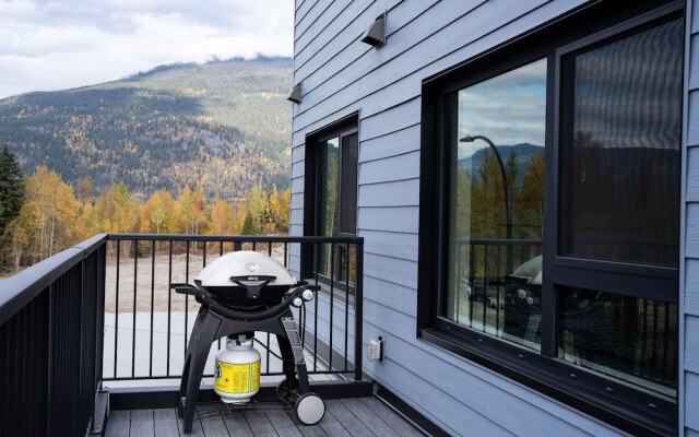 Bluebird Daze by Revelstoke Vacations