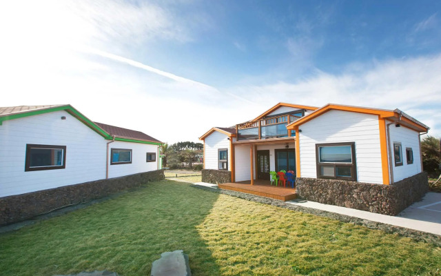 Gurembat House - Blue 103