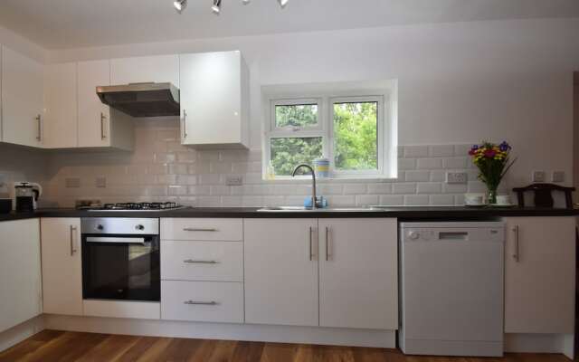 Lyndhurst Cottage