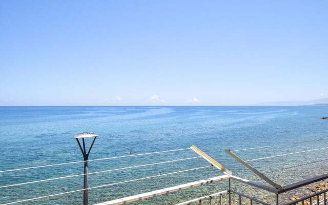 Beautiful Apartment in Marina di Caronia With 1 Bedrooms