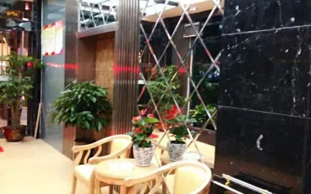 Longli Jiaxing Fashion Hotel