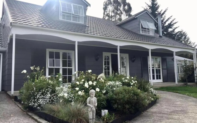 Amy's Forest City Villa