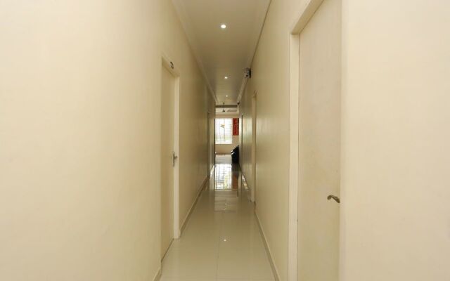 OYO 9118 Saravana Inn