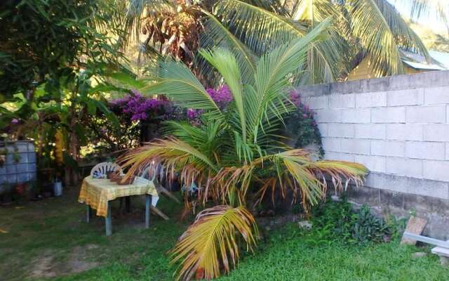 Studio in Les Anses-d'arlet, With Wonderful Mountain View, Enclosed Garden and Wifi