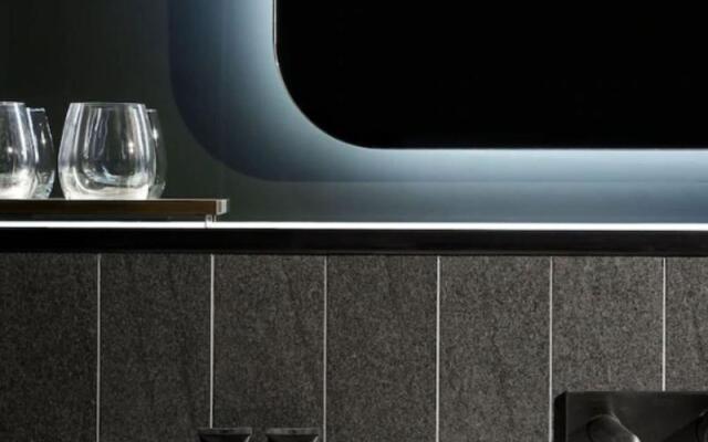 Midnight Hotel, Autograph Collection