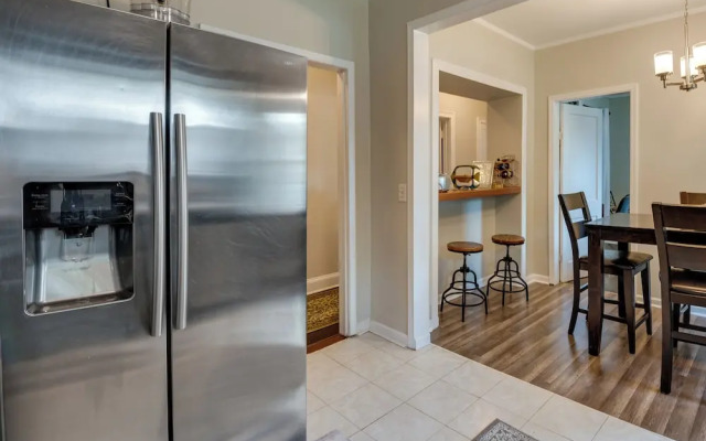 Atlanta Vacation Rental ~ 3 Mi to Downtown!