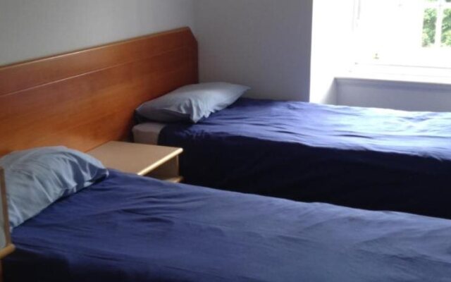 Wee Row Hostel