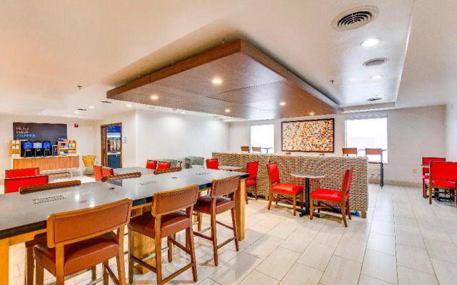 Holiday Inn Express Vincennes