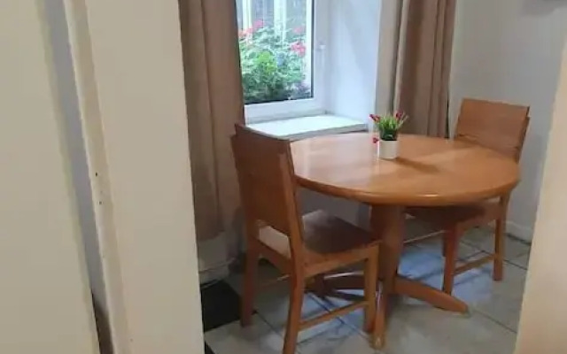 Modern Apartment Near Enkplatz