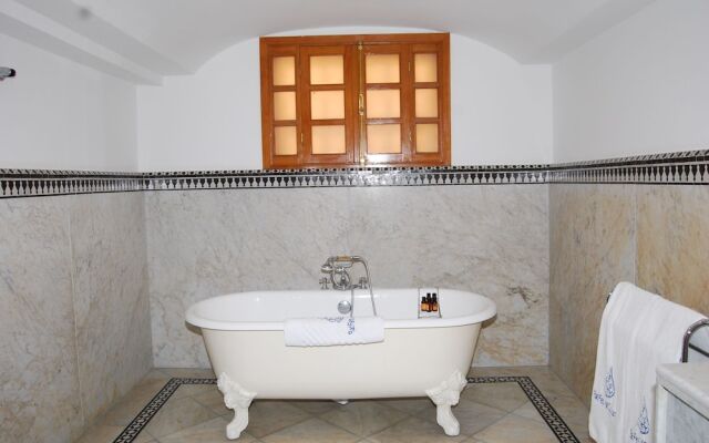 Room in B&B - Riad Authentic Palace & Spa -jawhara