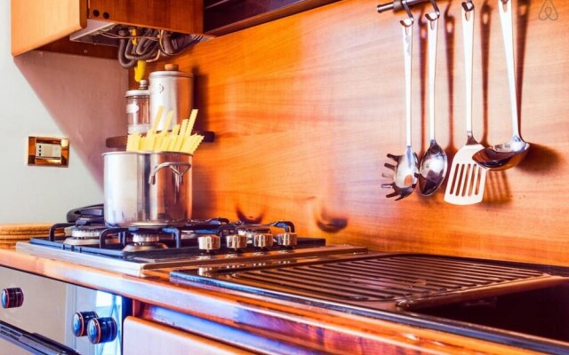 Lovely and Spacious 2 bed Flat in a Great Area