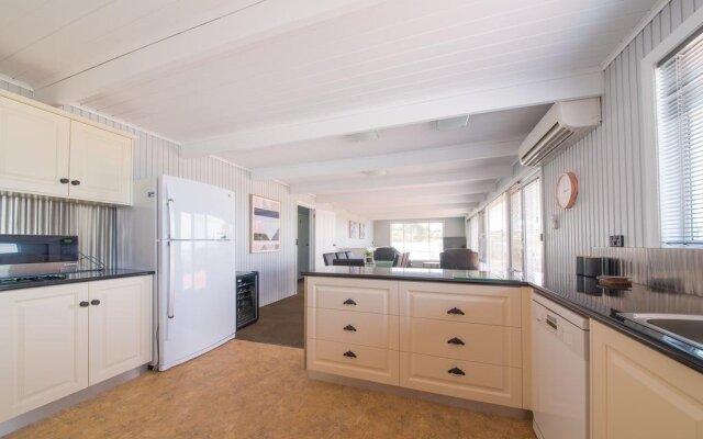 Bridport Holiday House