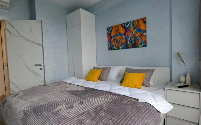 Апартаменты на проспекте Курортный  96Г