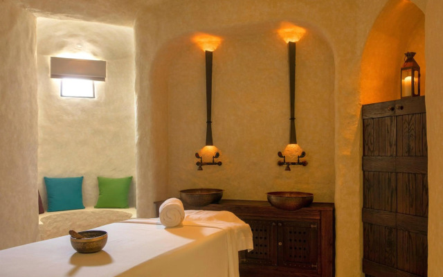 Al Bustan Palace, a Ritz-Carlton Hotel