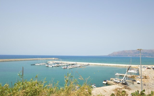 Stunning Apartment in Balestrate With 1 Bedrooms and Wifi