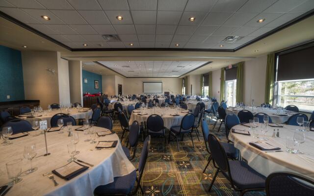 Holiday Inn Express & Suites Spruce Grove - Stony Plain by IHG