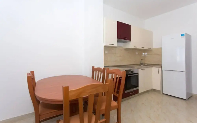 Charming Apartments With Private Balcony and City View Seget Donji