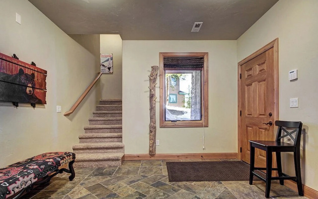 Lofty Fox Villa by RedAwning