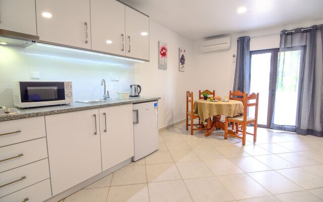 Apartamentos Vale de Carros by Umbral