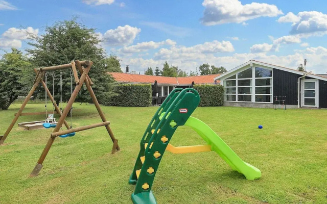 14 Person Holiday Home in Vaeggerlose