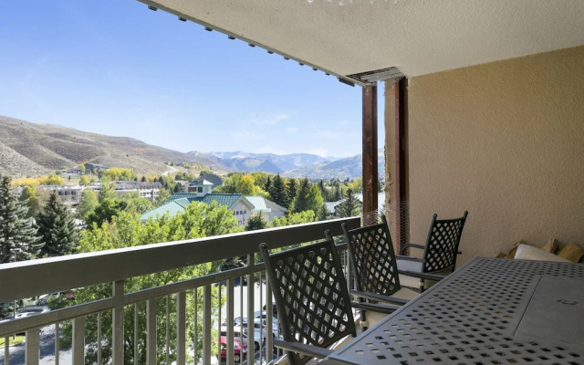 608 Avon Center Lodge 2 Bedroom Condo