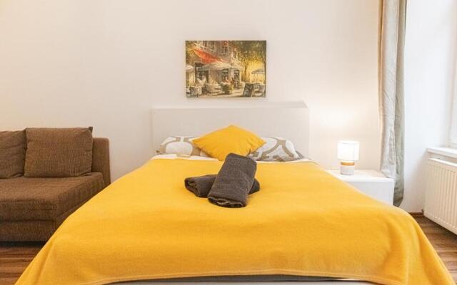 Peaceful 1BR Apt. near Metro Station Längenfeldg.