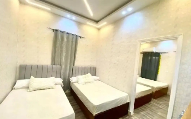 Khufu 9 Pyramids View Hotel