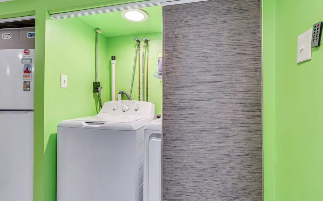 Centrally Located Philadelphia Townhome w/ Patio!