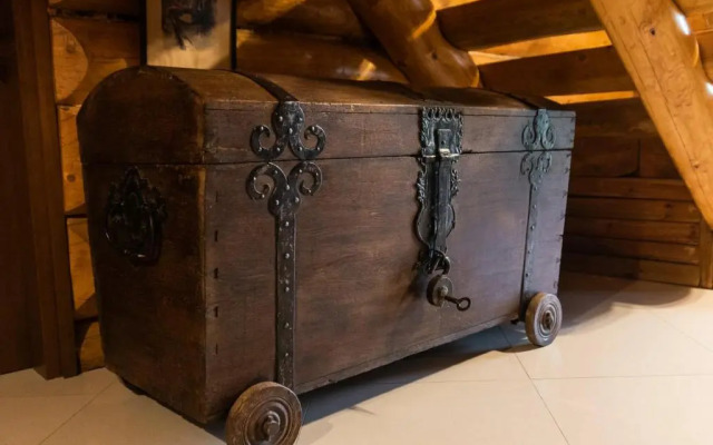 RetroHouse - Adults Only