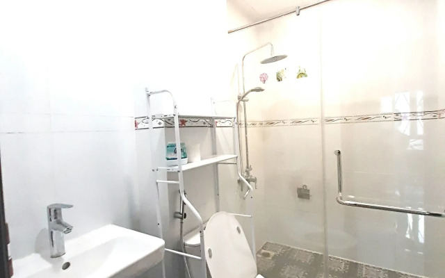 Ba Sao Hotel - Hostel