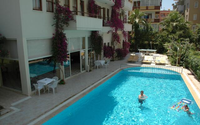 The S Apart & Suites Hotel