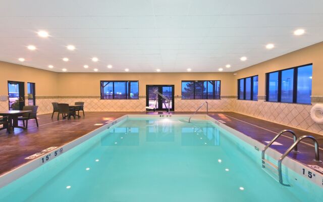 Holiday Inn Express Hotel & Suites Colby by IHG