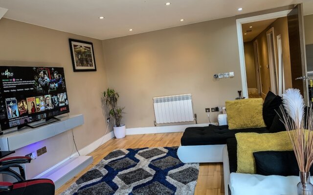 Charming 2-bed Apartment in Kingston Upon Thames