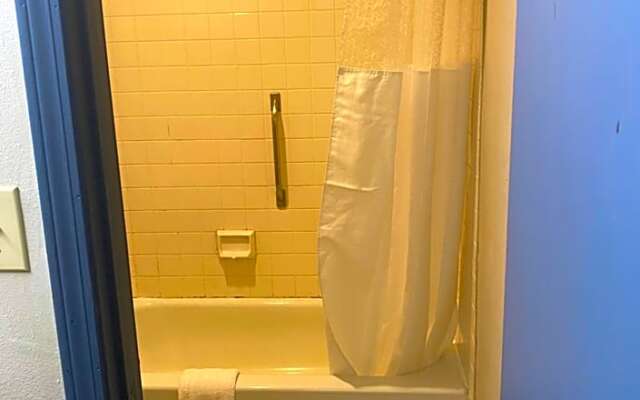 Fairview Inn Airport