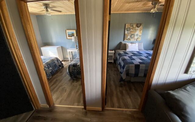 Pines Motel