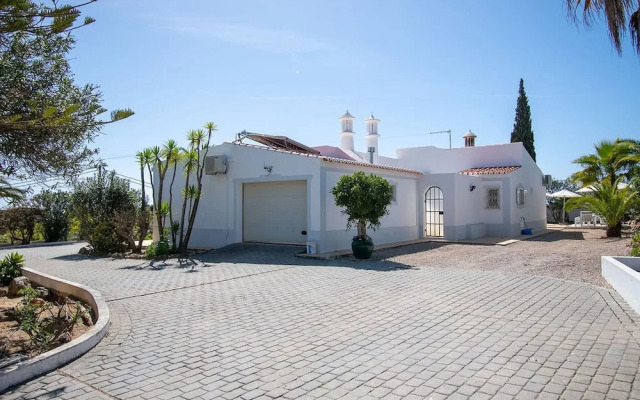 Pomba Beautifully Renovated With Heated Pool
