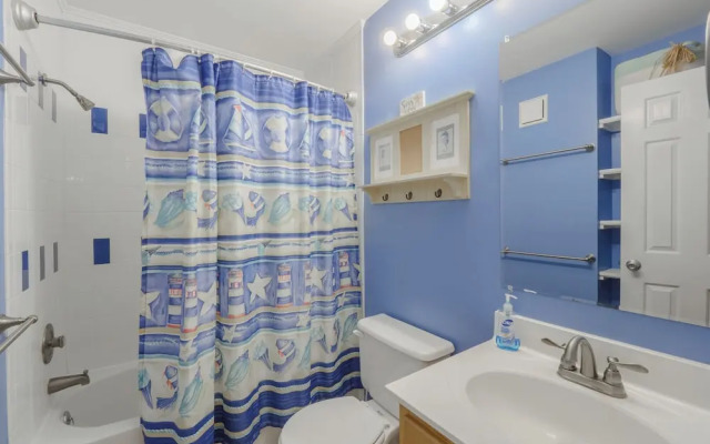 Sand Pebbles by Carolina Retreats