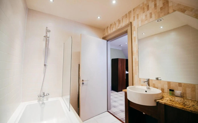 The Lynnhurst Hotel
