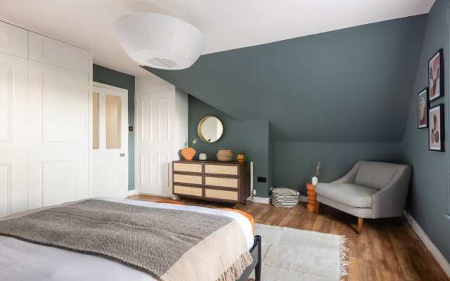 The Streatham Common - Modern & Bright 2BDR Apartment