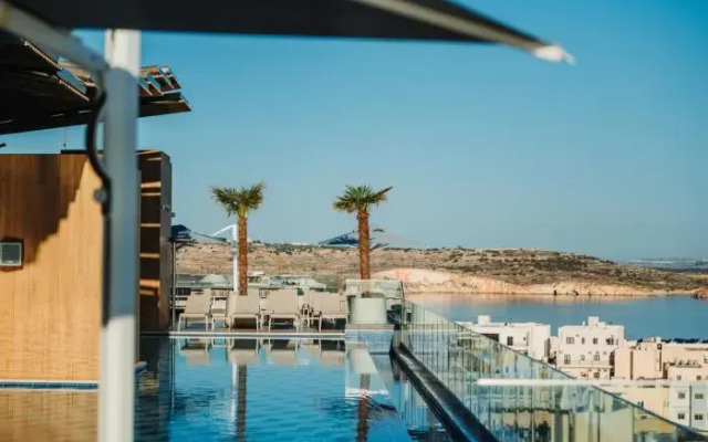 Qawra Inn