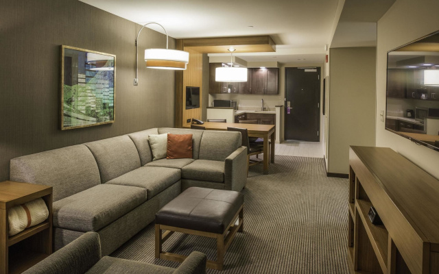 Hyatt Place Cleveland / Westlake / Crocker Park