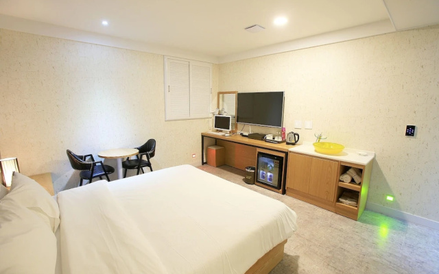 Gimpo Bellucci Motel(김포 벨루치 드라이브인 무인텔)