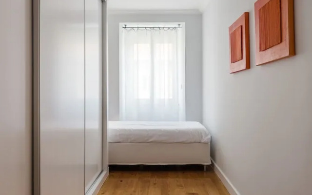 Penha1 · Lisbon's Charming and Bright Apartment